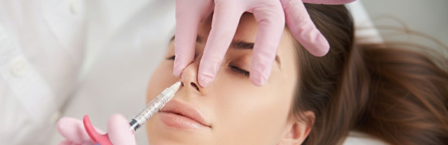 MONALISA HARD, ácido hialurónico denso para definición estructural y soporte facial intenso.